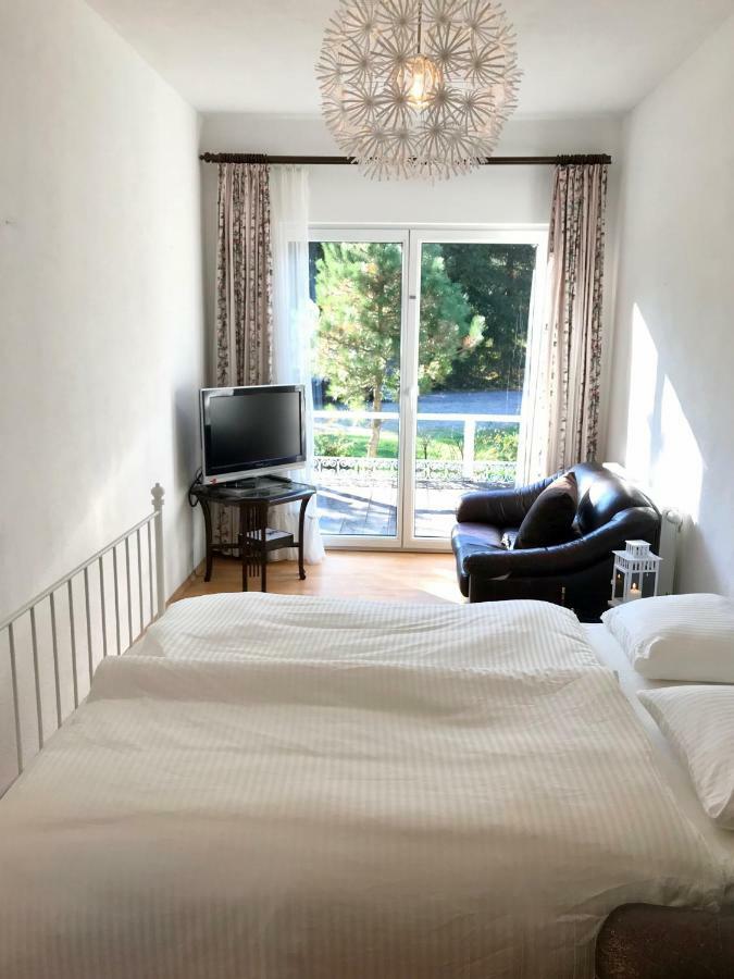 Traumhafte Wohnung Auf Pferde Ranch Айх Екстериор снимка